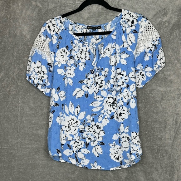 Adrienne Vittadini Small Top Blue Floral Puff Short Sleeve Keyhole Scoop Neck - Picture 1 of 6
